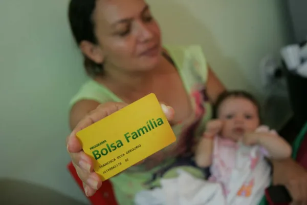 Bolsa Família: prazo para registro de dados de saúde vai até esta sexta-feira