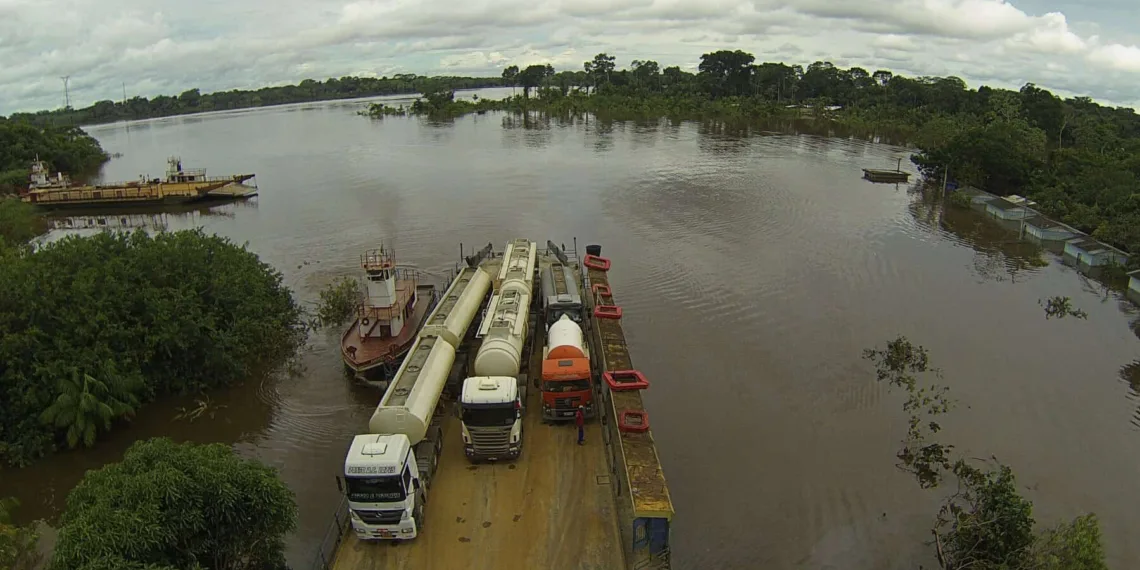 Nível do Madeira continua subindo em Porto Velho