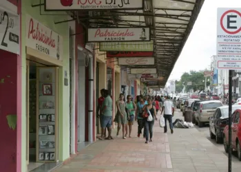 Comércio realiza "queimão"