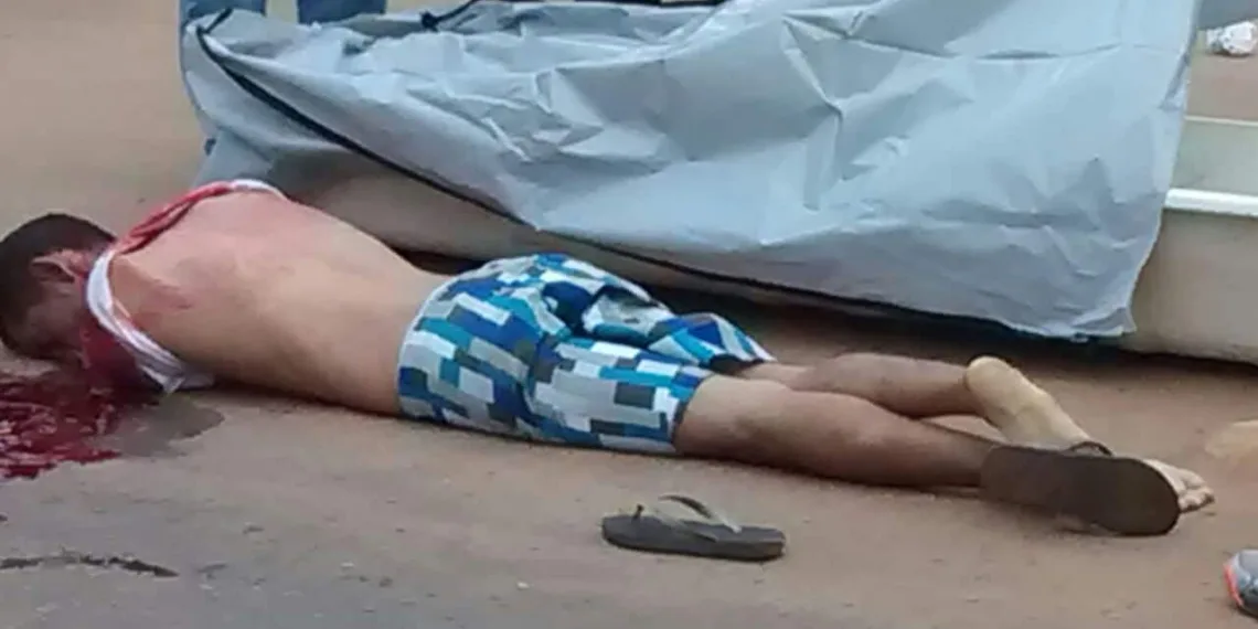 Homem foi executado por dois homens em uma moto