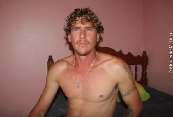 O motorista Fábio Joanir, 34, afirma ter sido imobilizado e espancado pelos policiais