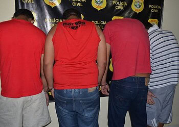 Suspeitos foram apresentados nesta terça-feira (20) pela Polícia Civil (Foto: Aline Nascimento/G1)