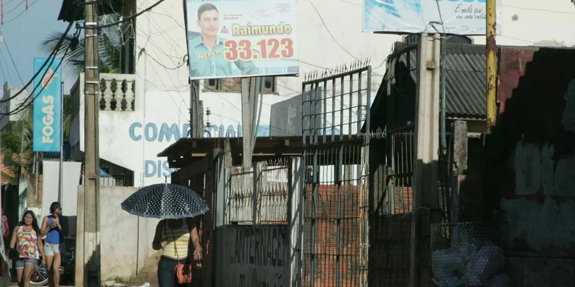 Candidatos das últimas eleições devem retirar placas