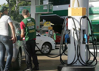 Gasolina e diesel devem sofrer novo reajuste após decreto ministerial