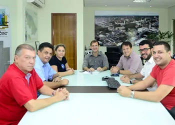 Nova Mesa Diretora da Câmara é recebida pelo prefeito de Rio Branco em exercício