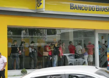 Atendimento bancário e serviços públicos estão suspensos nesta sexta-feira