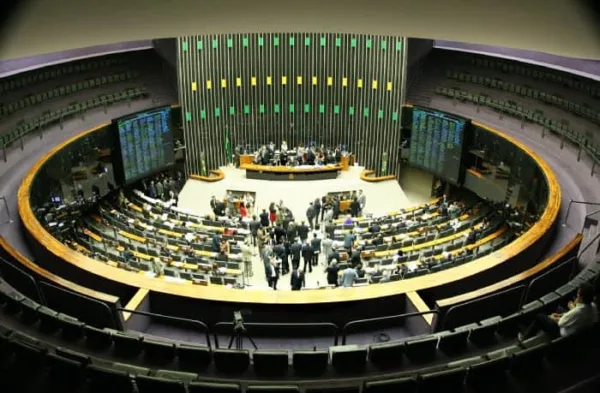 Casas Legislativas elegem nova Mesa Diretora neste domingo