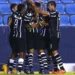 Jogadores corintianos comemoram um dos quatro gols da vitória de ontem