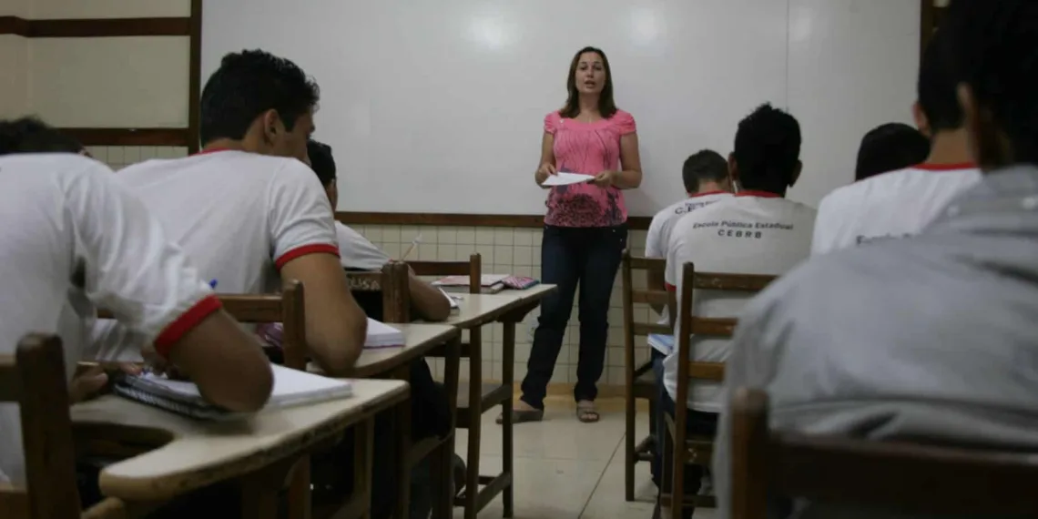 Governo divulga lista dos aprovados para o cargo de professor temporário