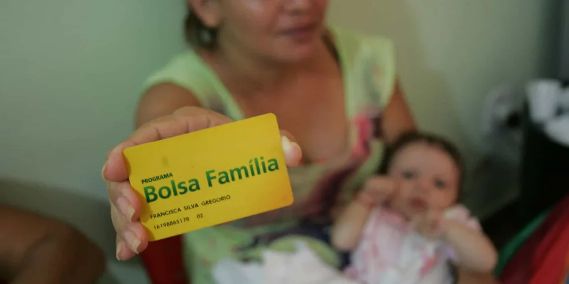 Pagamento do Bolsa Família injeta na economia acreana mais de R$18,6 milhões este mês
