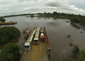 Nível do Rio Madeira oscila e chega a ficar a 50 cm de atingir a BR-364