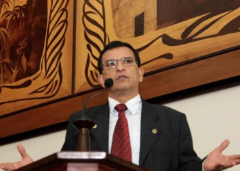 PSDB diz que Luiz Gonzaga não será candidato à reeleição e afirma que ele tenta 'a todo custo tensionar a chapa de candidato estadual'