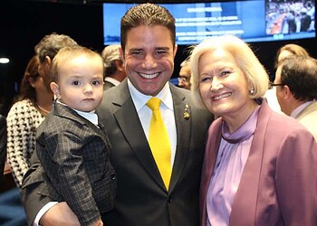 Após tomar posse como senador, Gladson Cameli afirma que lutará pela reforma política no país