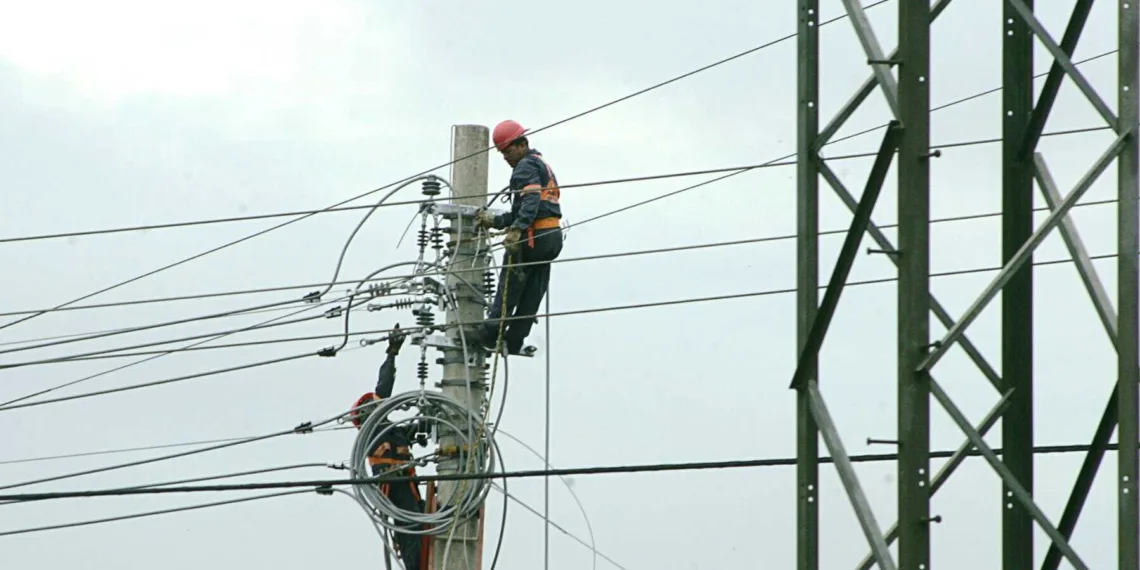 Conta de energia sofrerá pelo menos três reajustes em 2015