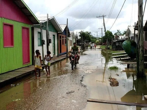 Cheia faz Defesa Civil do AM decretar situação de emergência em 5 cidades