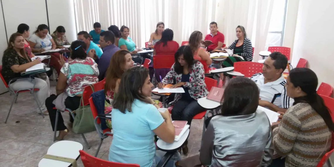 Professores participam de capacitação para o Projovem