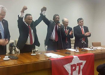 Deputado Sibá Machado é escolhido como o novo líder do PT na Câmara Federal