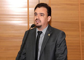 Líder do governo na Aleac expôs alternativa ao caso
