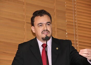 Líder do governo pede explicações sobre valores de taxas dos Cartórios do Estado