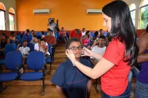 Projeto disponibiliza consultas oftalmológicas e óculos a alunos