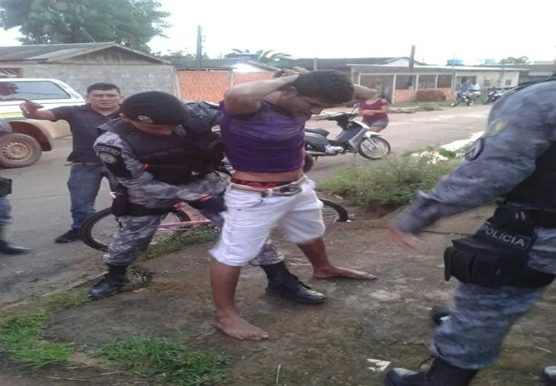 Assaltante azarado rouba mulher e é contido por policial a paisana