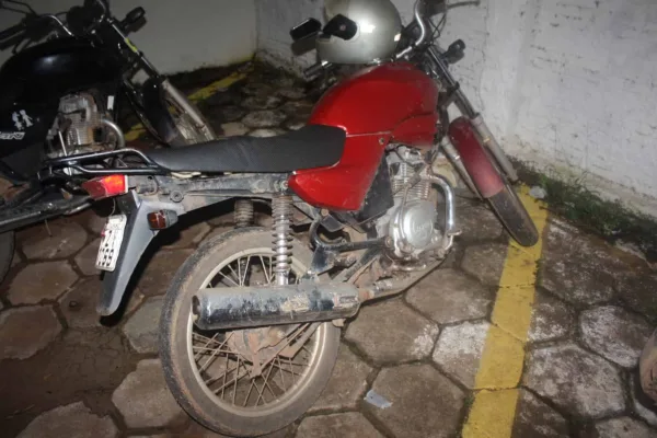 Bandidos invadem panificadora e fazem reféns
