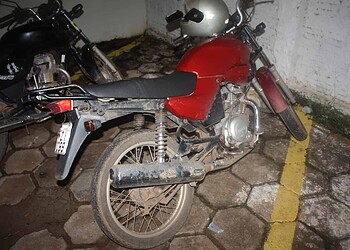 Bandidos invadem panificadora e fazem reféns