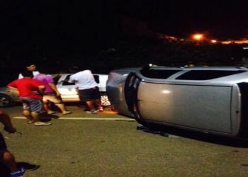 Capotamento no canal da maternidade deixa mãe e filho feridos