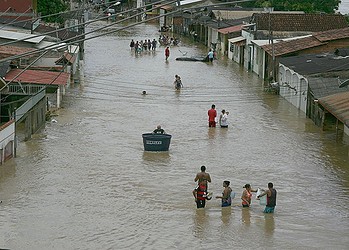 Confira imagens de alguns pontos atingidos pela cheia nesta quarta-feira