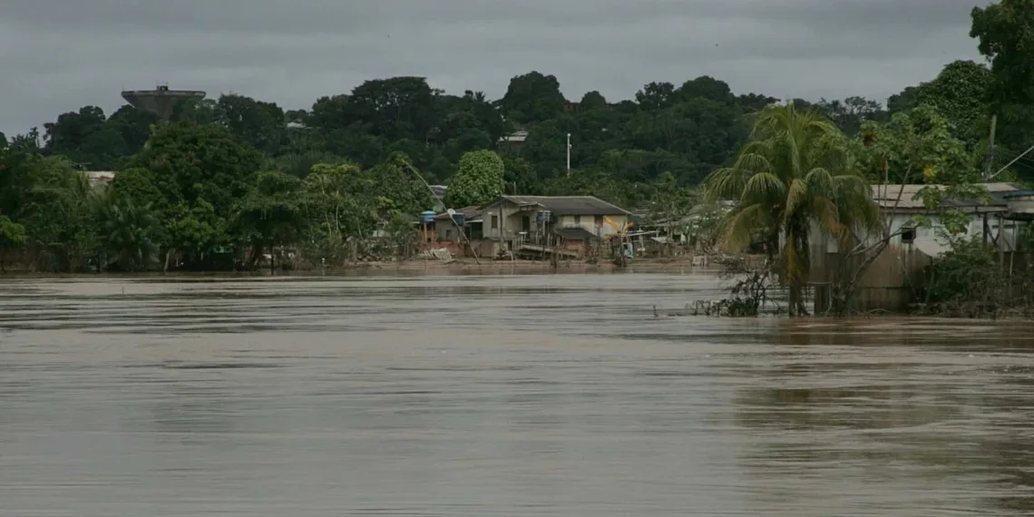 Previsão é de que o nível do rio continue subindo