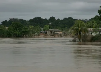 Previsão é de que o nível do rio continue subindo