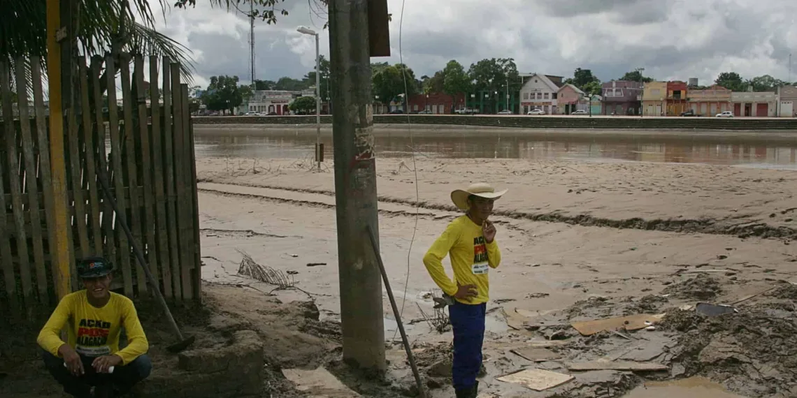 Após mais de um mês, Rio Acre fica abaixo da cota de transbordamento