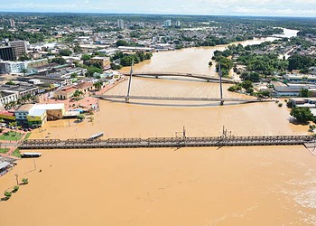 Com três pontes interditadas trânsito fica caótico na capital
