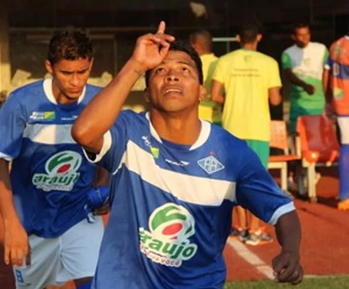 Ley, lateral-direito, está em conversa e pode voltar ao Atlético