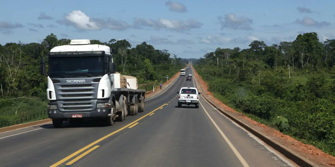 Peso para caminhões na BR-364 sofre alteração a partir de abril