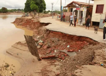 Prefeitura realiza intervenção no bairro Base para garantir segurança aos moradores