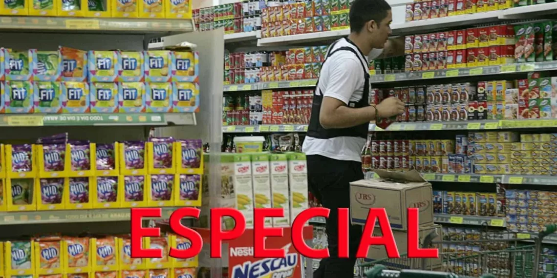 A cheia histórica do Rio Acre atingiu quase 40% da população de Rio Branco; apesar disso, toda as relações comerciais foram afetadas pela crise durante a enchente. (Foto: Odair Leal/ A GAZETA)