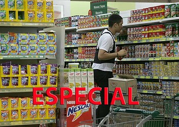 A cheia histórica do Rio Acre atingiu quase 40% da população de Rio Branco; apesar disso, toda as relações comerciais foram afetadas pela crise durante a enchente. (Foto: Odair Leal/ A GAZETA)