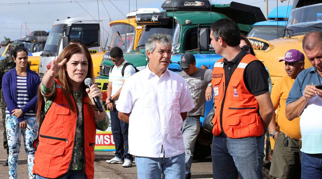 A vice-governadora Nazaré Araújo lançou a ação ao lado do senador Jorge Viana e do prefeito Marcus Alexandre. (Foto: Secom Acre)