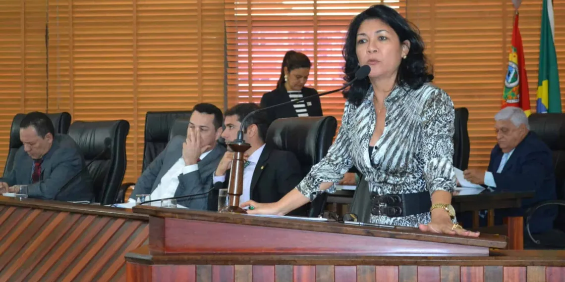 Deputada Eliane Sinhasique questiona alto preço do peixe produzido no Acre