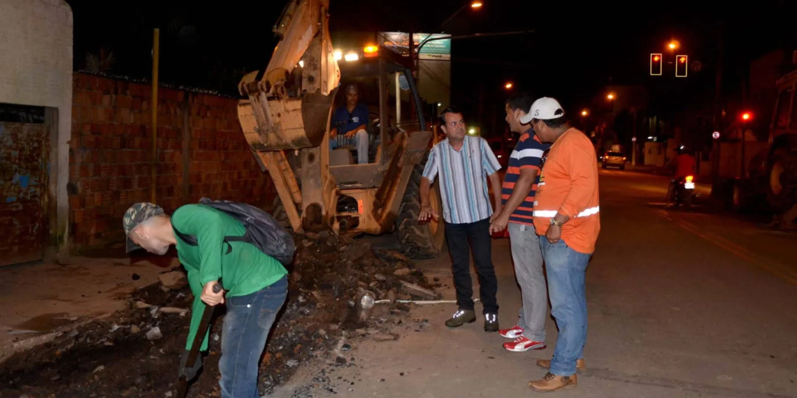 Manutenção viária noturna é feita para que cidade volte à normalidade