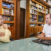 Tião Viana conversou com o cirurgião Rogério Holanda. (Foto: Secom)