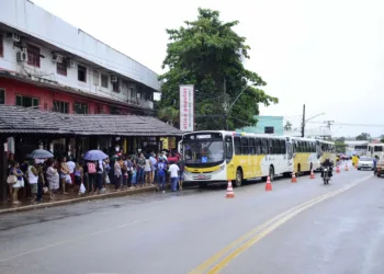 Rbtrans orienta o trânsito e o transporte de passageiros no centro da cidade