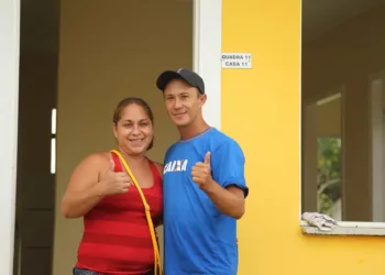 Atingidos pela cheia se mudam para novas unidades habitacionais