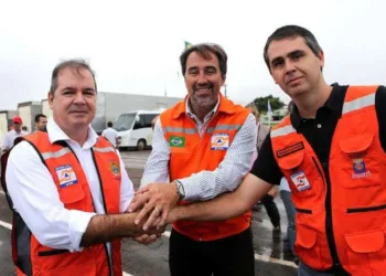 Ministro, governador e prefeito estão unidos pelo Acre