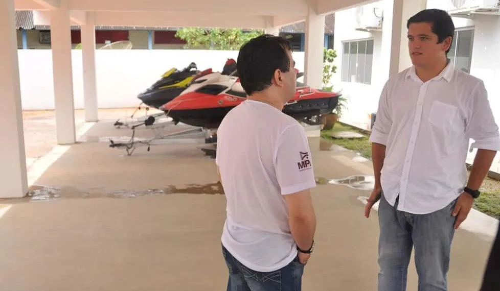 Motos aquáticas e lanchas causaram perturbação do sossego alheio e desobediência