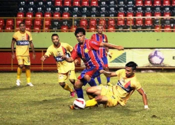 Imperador e Tigre fazem clássico da Revolução na Arena. (Foto: Francisco Dandão)