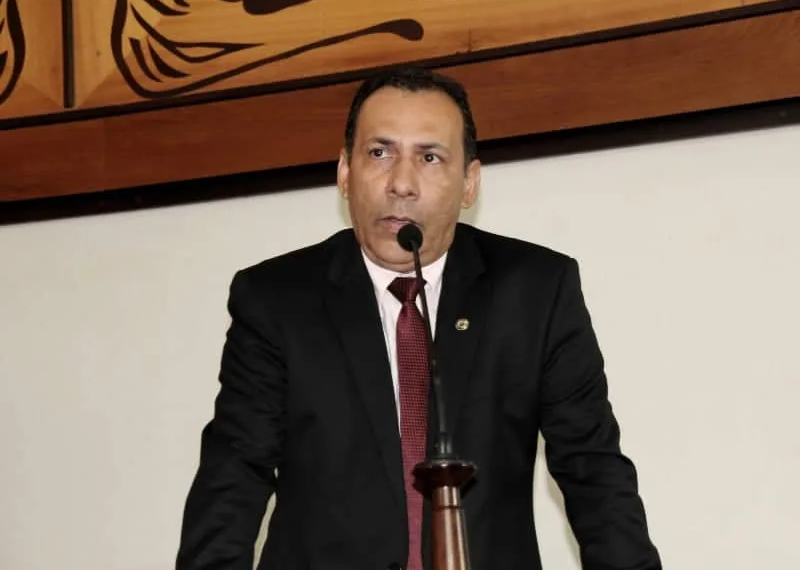 Heitor Júnior comemora liberação para novo medicamento para hepatite C