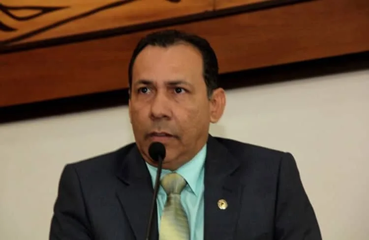 Deputado acredita que a revista feminina é importante