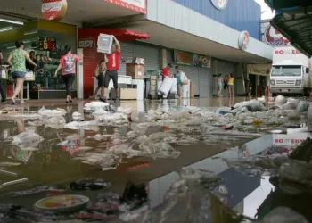 Empresários estimam que comércio vai voltar à normalidade, em 45 dias